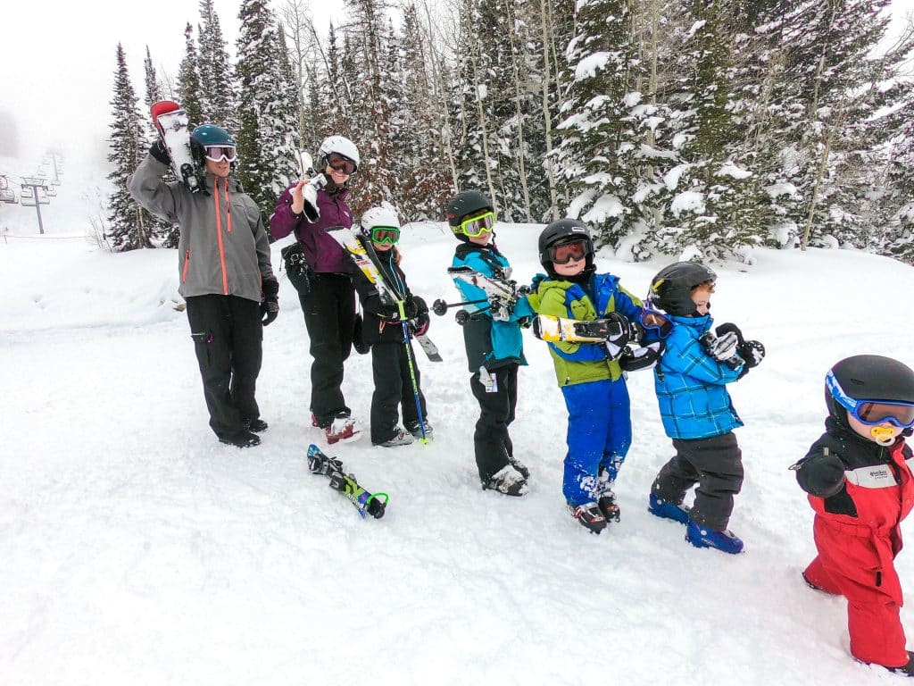 big family skiing