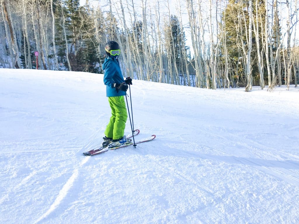 boy skiing for free