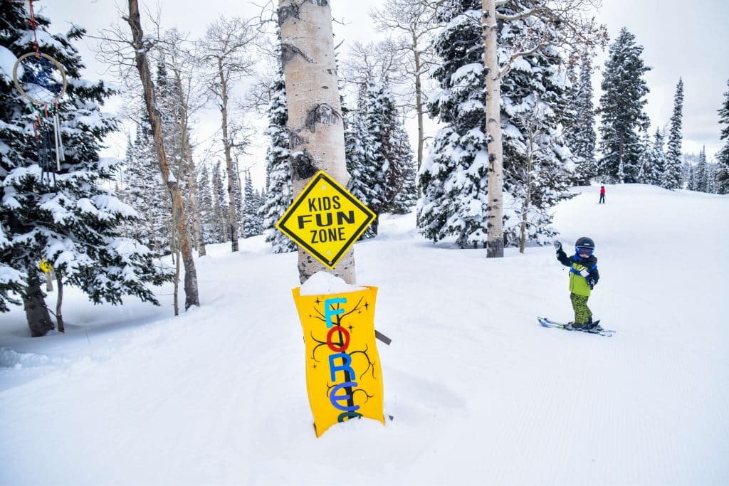 toddler learning how to ski