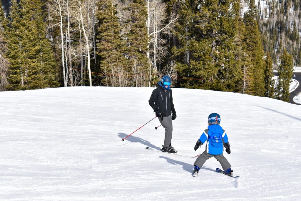 toddler skiing