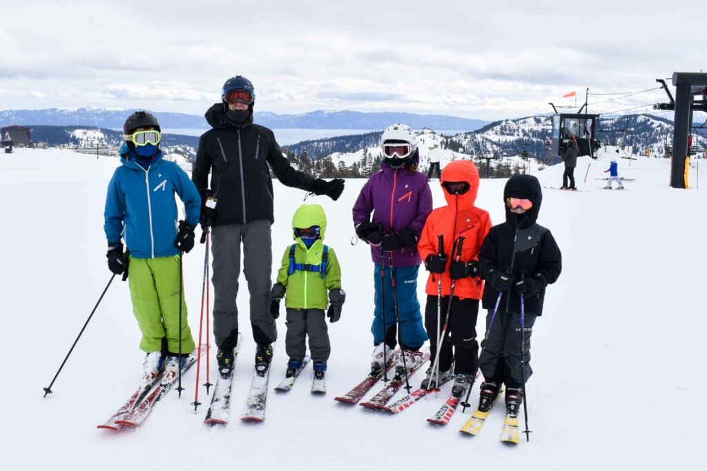 keeping kids warm while skiing