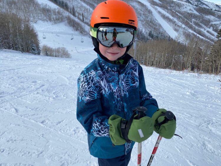 Giro Spur kids ski helmet with MIPS