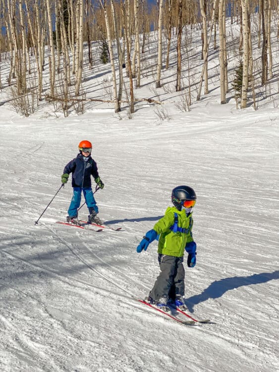 Kids skiing together