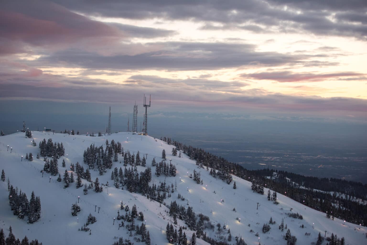 17 Best Ski Resorts For Beginners in the United States - Skiing Kids