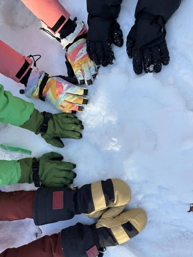 Kids ski gear, gloves mittens
