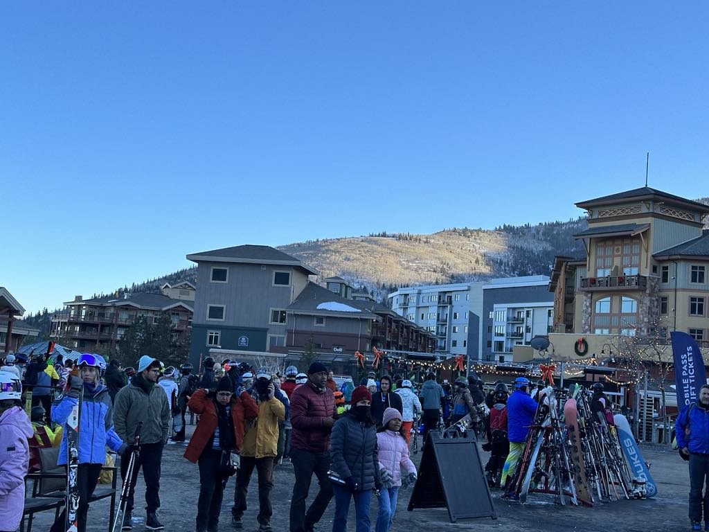 ski resort crowds ski resort crowds